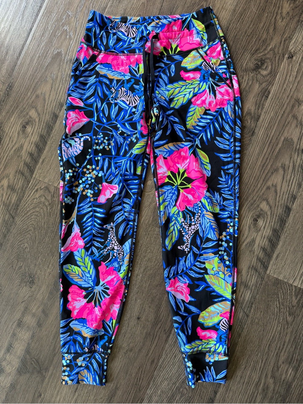 Lilly Pulitzer Luxletic Island UPF 50+ Joggers Onyx Earned Stripes Size Small